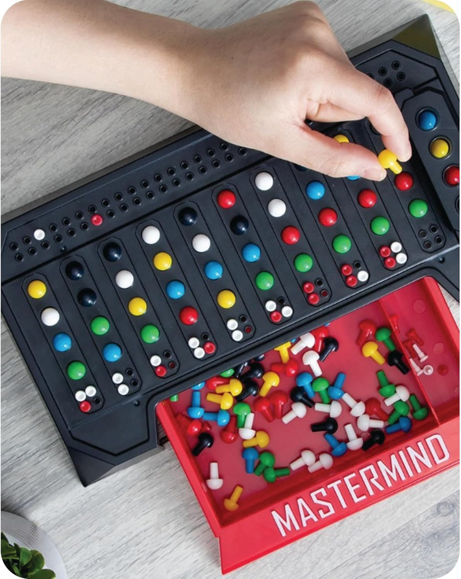 Goliath - Mastermind™ Original - Jeu de Société Classique pour Adultes et Enfants Dès 8 Ans - Jeu de Stratégie, de Déduction et de Logique - Déchiffrez Le Code Secret