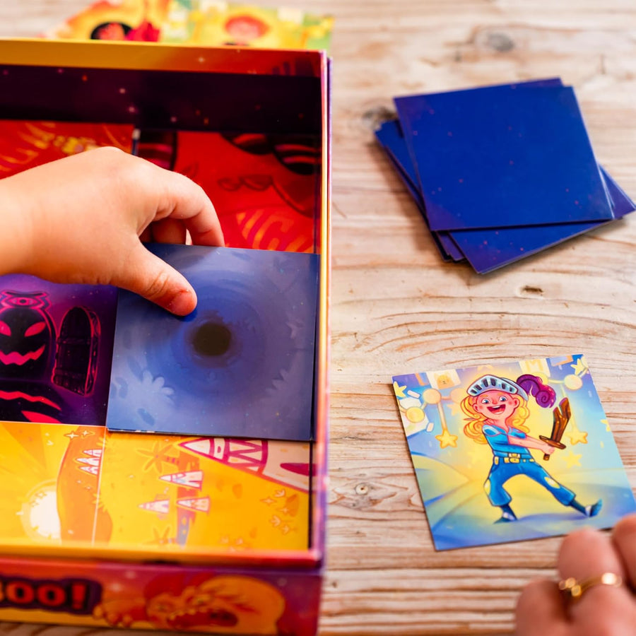Nathan - Hogaboo - Jeu de Société Enfant - 1 à 5 Joueurs - dès 5 Ans Chasser les Monstres avant Minuit - Jeu de Plateau Coopératif - à Jouer Seul, entre Enfants et en Famille - 20 min