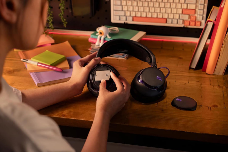 JBL Quantum 850, Casque Gaming sans Fil à Réduction de Bruit, Noir Réduction de Bruit Adaptative, Son Spatial avec Suivi de Tête, Double Sans Fil, Micro Amovible, QuantumENGINE