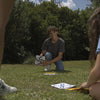 Jungle Speed Giant - Jeux de société - Jeu de Cartes intérieur/extérieur - Observation et rapidité - Adultes et Enfants à partir de 7 Ans - 3 à 9 Joueurs - 15 Minutes - Version Française